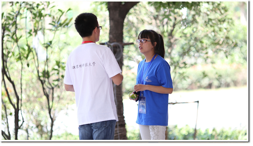 孔娜担任唐仲英德育奖学金交流会志愿者